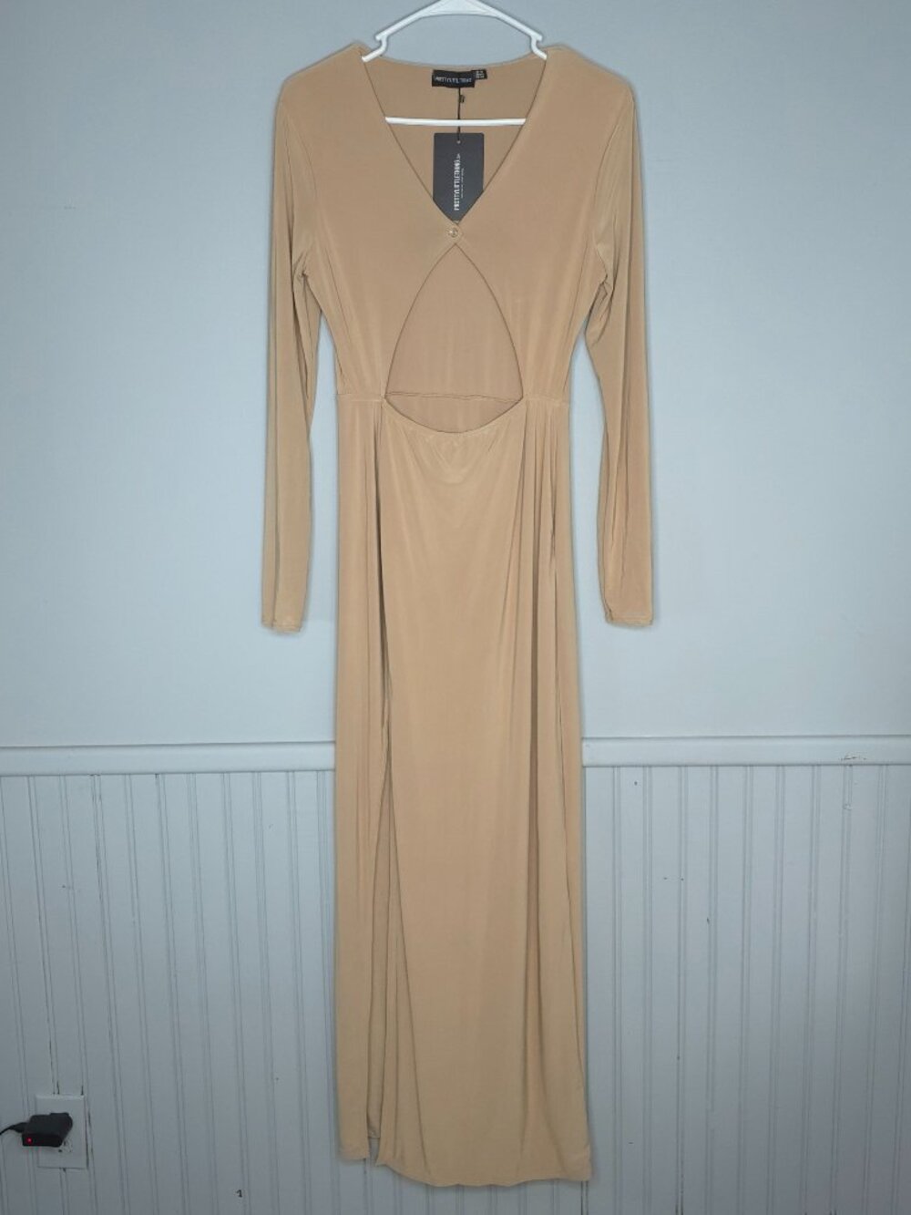 Pretty Little Thing Tan Long Sleeve Sheath Maxi Dress 6 Stylish Elegant